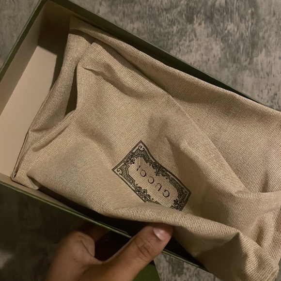 Comes with receipt, box and bag. Had for less than a month. - Picture 3 of 3